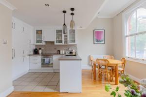 Tastefully Curated 2BDR Flat in Maida Vale London