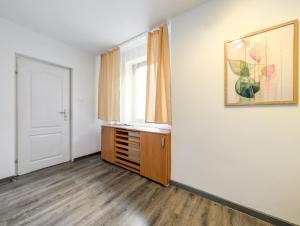 Rynek Wrocław 3-Bedroom Apartment by BookingHost