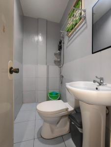 Moalboal Indinos Guesthouse sardines run and sea turtle 1 minute walking distance