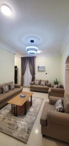 شقق قصر البارقة للشقق المخدومة