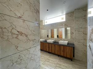 Xenious Opulent Hamirpur