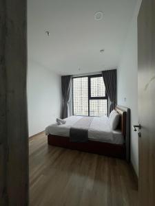 H-Vista Suites - The Wisteria