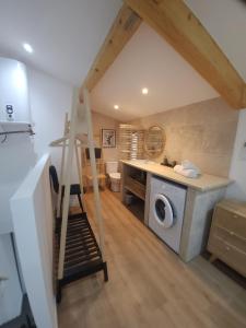 Duplex - Clim - Parking privé - Wifi - proche Avignon et parcs de Monteux - by CommeChezSoi