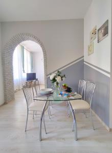 Silver Stone by Grafit