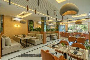 Perfectstayz Premium Shree Narayana at Mahakal temple road