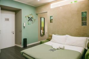 100m from Vatican - Green Butterfly House