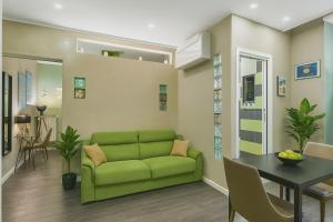 100m from Vatican - Green Butterfly House