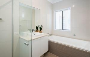 Creekside Manor - Spacious | Nature & Serenity - Holiday Home