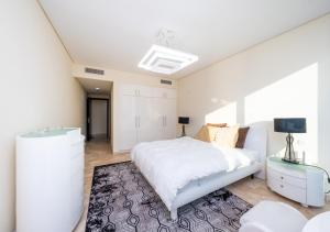 JBR High Floor 2BR Stunning Ain Dubai View