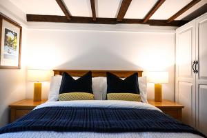 Gate Cottage, Saltwood Village