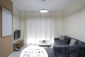 Living by Erle 2 New Baazar