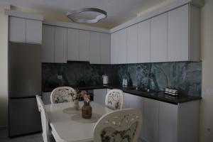 Living by Erle 2 New Baazar