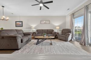 Magnolia Pointe Luster Leaf 4895-302