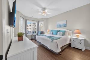 Magnolia Pointe Luster Leaf 4895-302