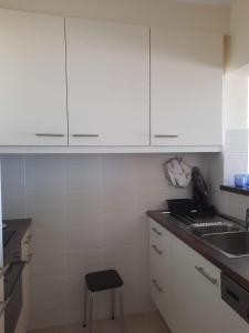 Cozy 1-bedroom apartment with sea view T144