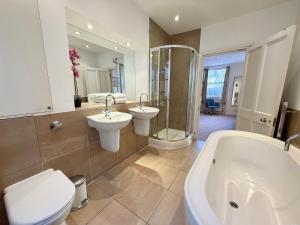 Buckingham Palace View Apartment