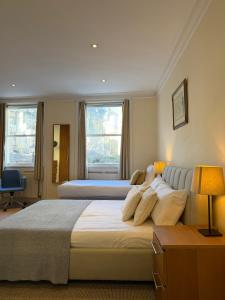 Buckingham Palace View Apartment