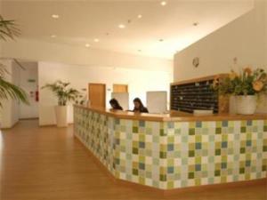 Charming Orada 2-Bedroom Albufeira Duplex Apartment with Shared Pool sleeps 6