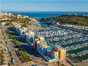 Charming Orada 2-Bedroom Albufeira Duplex Apartment with Shared Pool sleeps 6