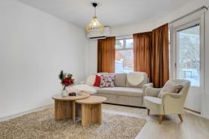 Arctic Hideaway - Sauna, Fireplace and Parking