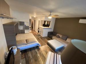 Beau Studio dans résidence de standing avec 2 piscines proche des commerces, transport et plage