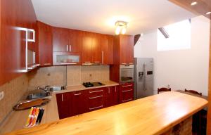 Apartment Giant center plus parking