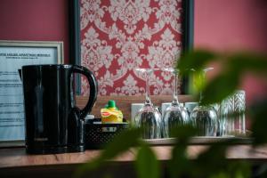 White House Apartman Miskolc, Red Room