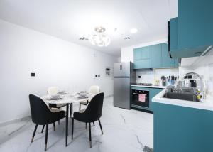 Free housekeeping visits during your stay - StayShort - 1BR in Al Barsha sleeps 2 with Private Balcony