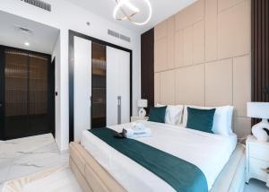 Free housekeeping visits during your stay - StayShort - 1BR in Al Barsha sleeps 2 with Private Balcony