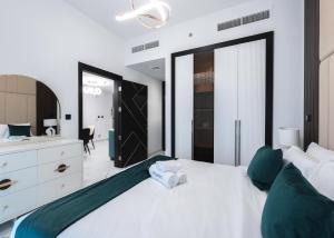Free housekeeping visits during your stay - StayShort - 1BR in Al Barsha sleeps 2 with Private Balcony