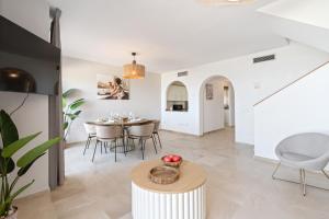 Penthouse Casares Beach