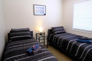 Stylish New Farm Retreat w Parking Walk Cafés & River