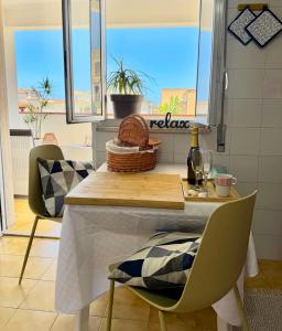 Steps from the Beach 3 Bedroom Apartment with Terrace, Full AC & Parking near Castellammare del Golfo