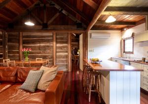 1860 Luxury Accommodation