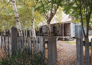 1860 Luxury Accommodation