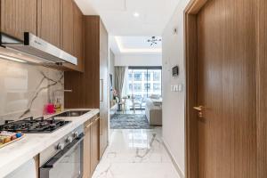 Airstay - Bright Studio in Meydan - Azizi 67 - Monthly Offer Available!