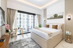 Airstay - Bright Studio in Meydan - Azizi 67 - Monthly Offer Available!