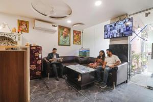 Via Roadway Inn - Nr Yashobhoomi Convention Centre