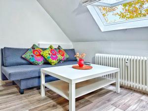 2-SZ-Dachgeschoss-Apt - 4 getrennte Schlafplätze - Nähe HBF & Messe DUS