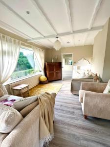 Hilly Haven & Luxury Wagon in the Forest of Dean