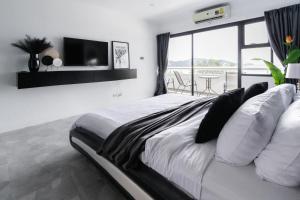 Patong Tower 2 Bedroom Sea View 8 Floor