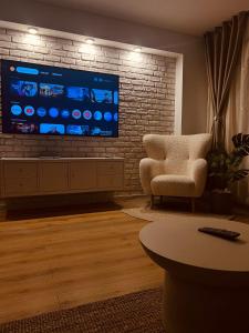 Otopeni Airport Apartment - King Bed - Free Shuttle Included