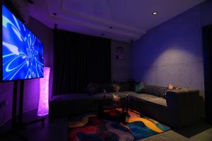 The Concrete Apartment with self check in & banyo