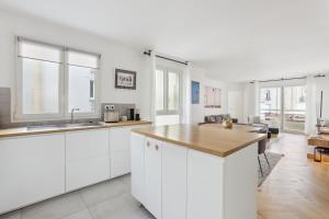 2BR, spacieux, cosy, haut de gamme, balcon