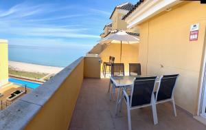 Beachfront penthouse in Residencial Dos Mares