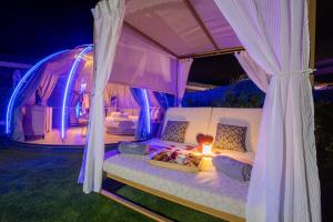 Experiencia Habitación Burbuja con Jacuzzi Privado, Piscina y Vistas al Mar