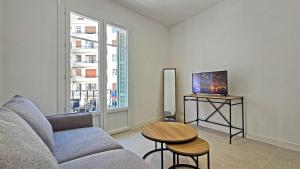 LX150 T3 lumineux proche tramway - Bail mobilite