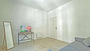 LX150 T3 lumineux proche tramway - Bail mobilite