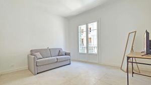 LX150 T3 lumineux proche tramway - Bail mobilite