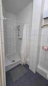 LX144 Bright & refined studio WIFI Mobility lease